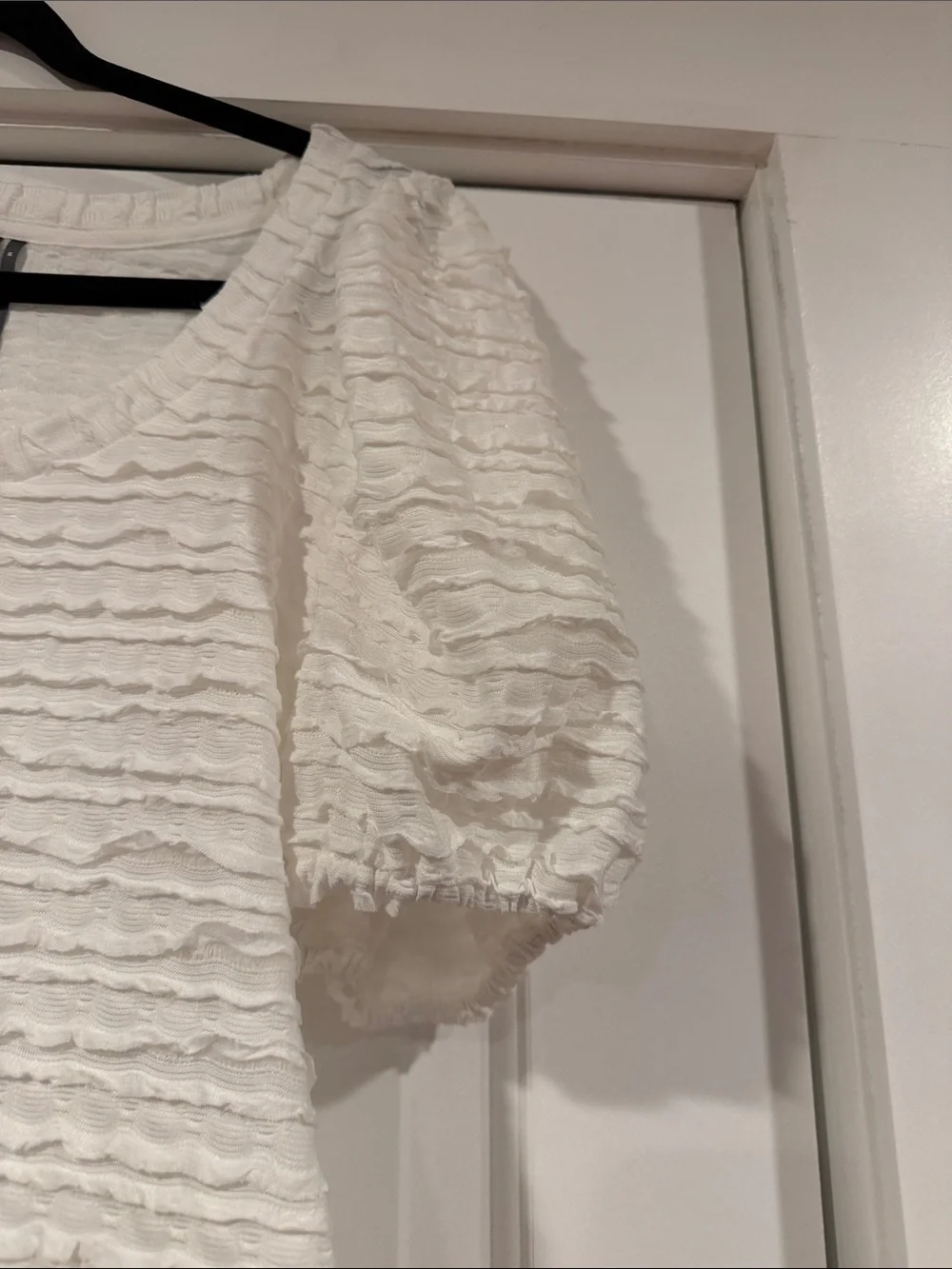 Anthropologie white Textured Puff-Sleeve‎ Scoop Top medium